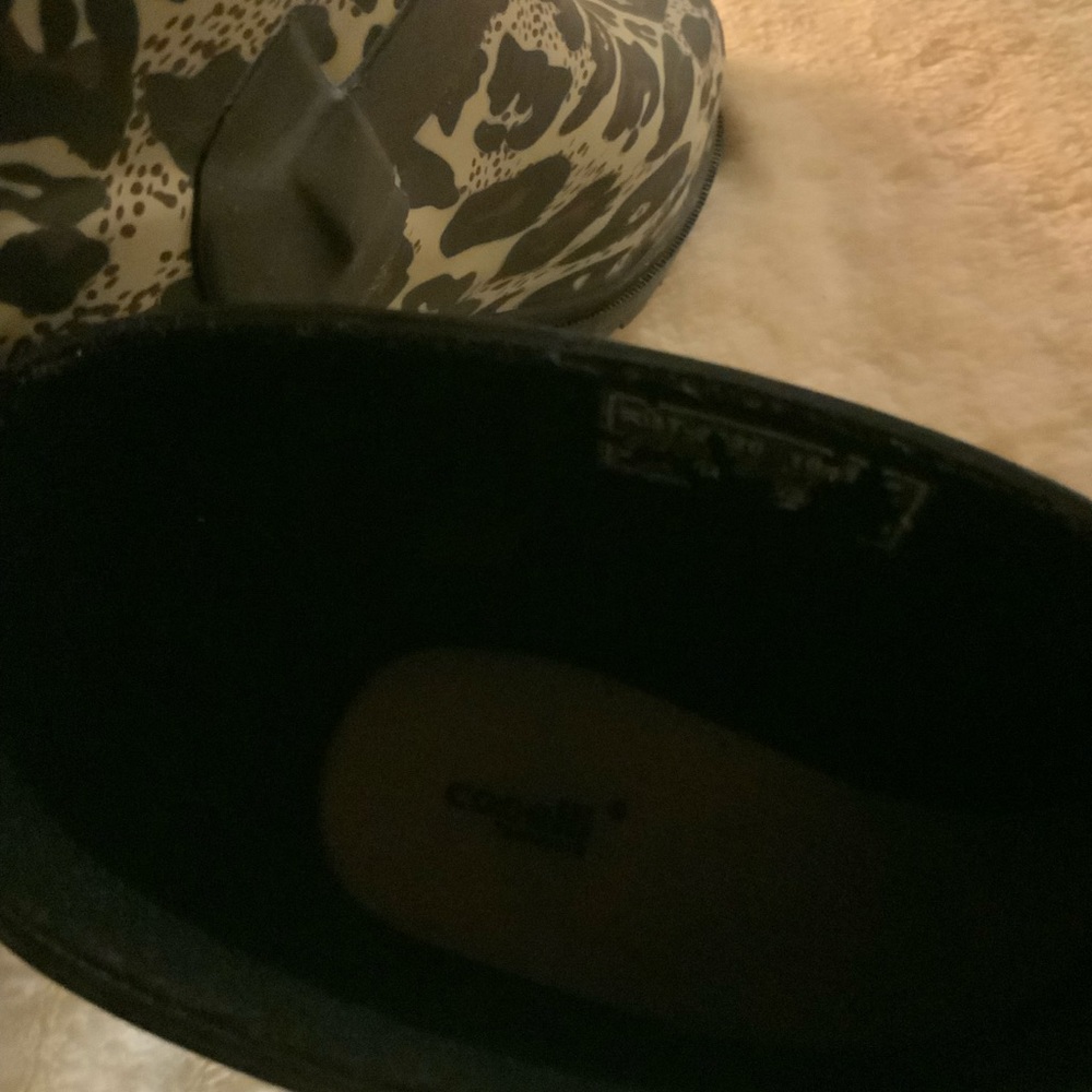 Capelli - Cheetah print short Rainboots. Sz 6 - Picture 4 of 7